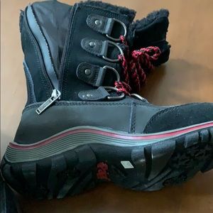 NWOT Pajar Alina hikers waterproof snow boots